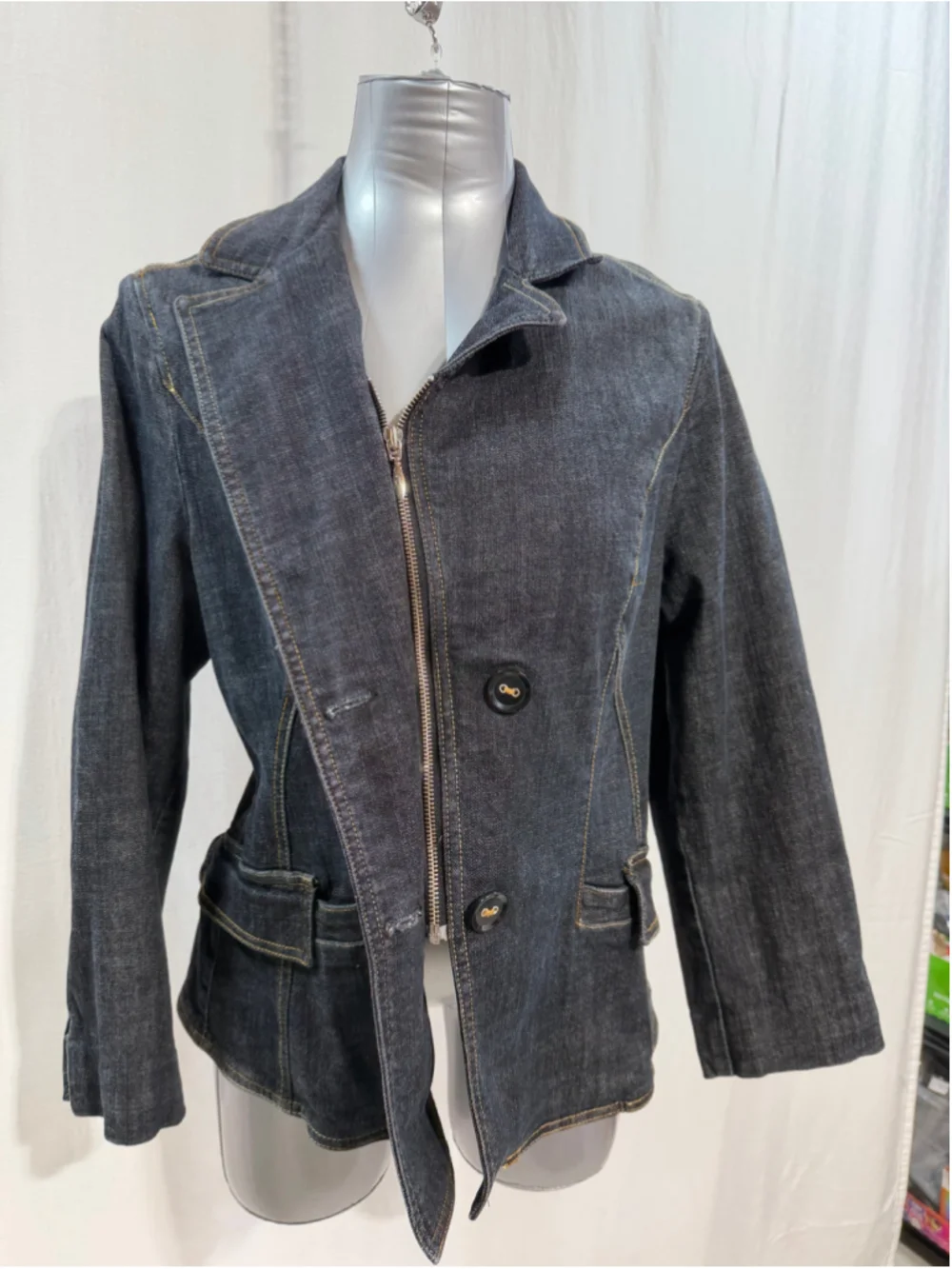 Dark Wash Women’s Denim Blazer Jacket Contrasting Stitch Button and zipper